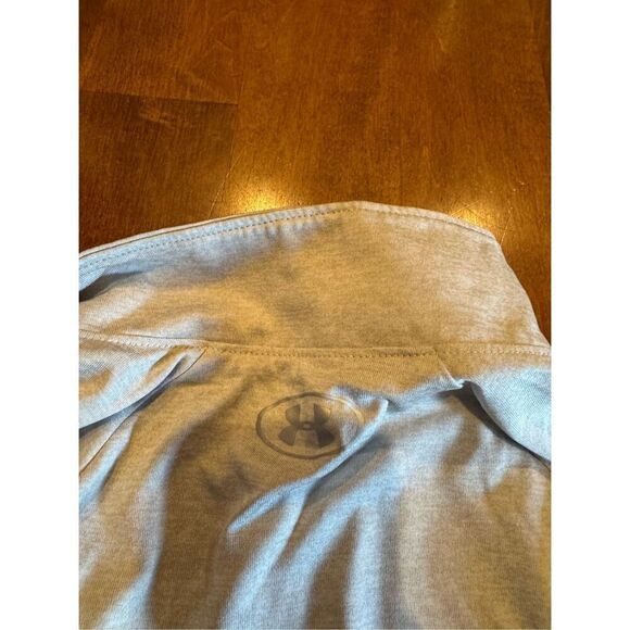Womans Under Armour loose fit heatgear size medium - Picture 5 of 5